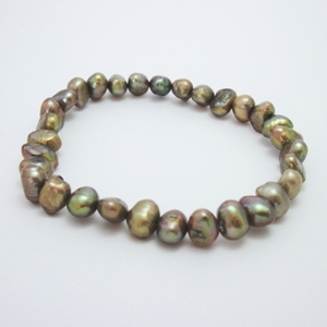 Green-gold Freshwater Pearl Stretch Bracelet